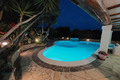Villa Bari Sardo 553 Pool beleuchtet