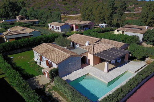 Villa Sinzias 676